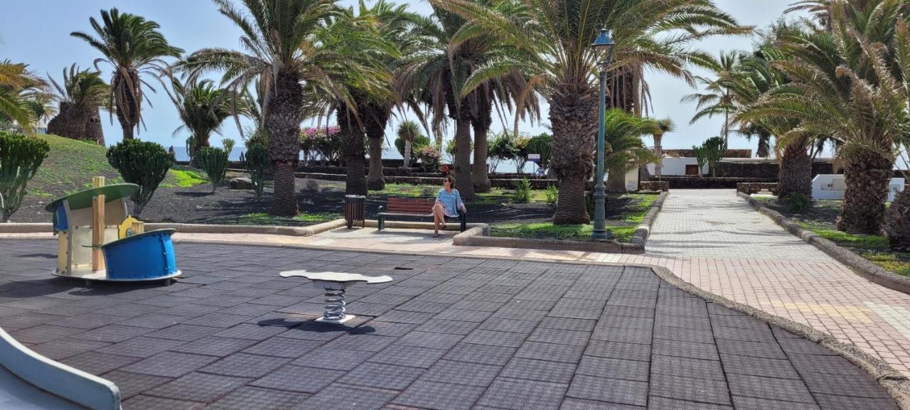 Casahost Bastian Boutique II Seaview Lägenhet Costa Teguise Exteriör bild